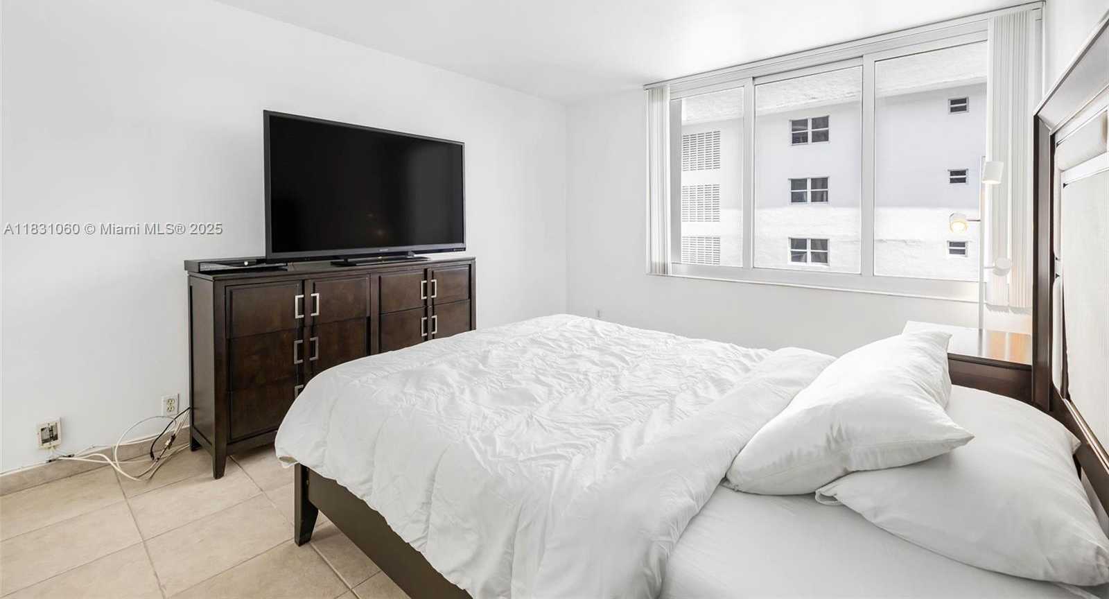 Small Image of 1200 WEST AVE #1419, Miami Beach Number 20
