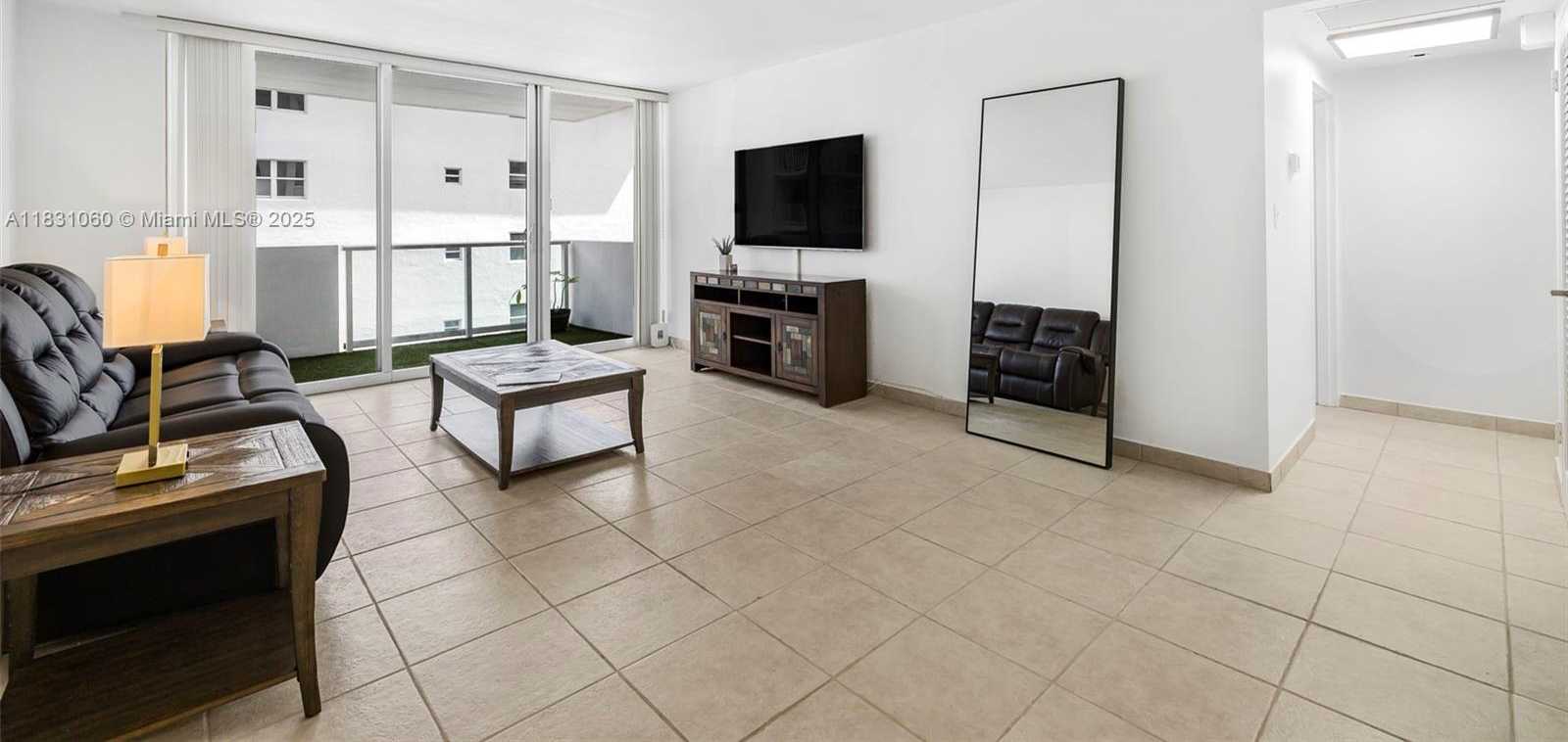 Small Image of 1200 WEST AVE #1419, Miami Beach Number 5
