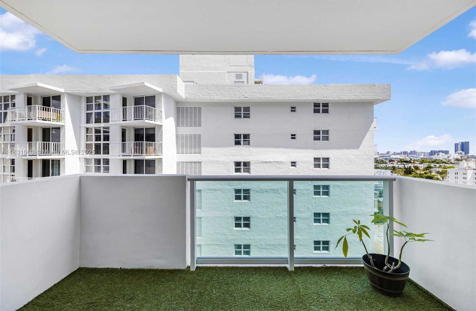 Small Image of 1200 WEST AVE #1419, Miami Beach Number 8