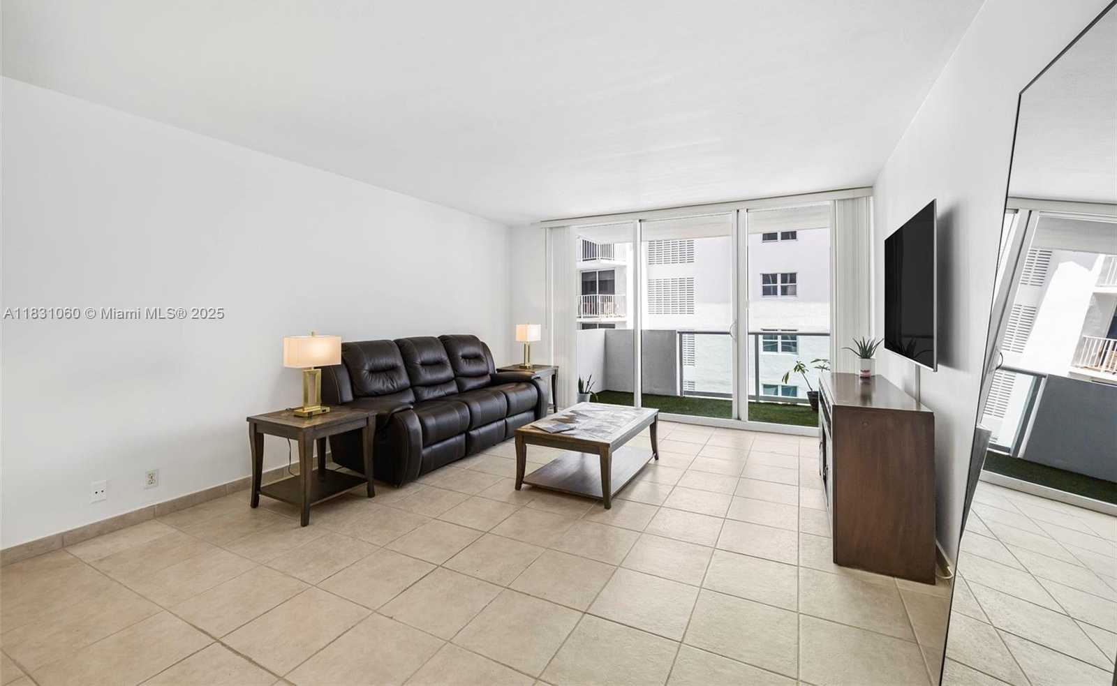 Small Image of 1200 WEST AVE #1419, Miami Beach Number 9
