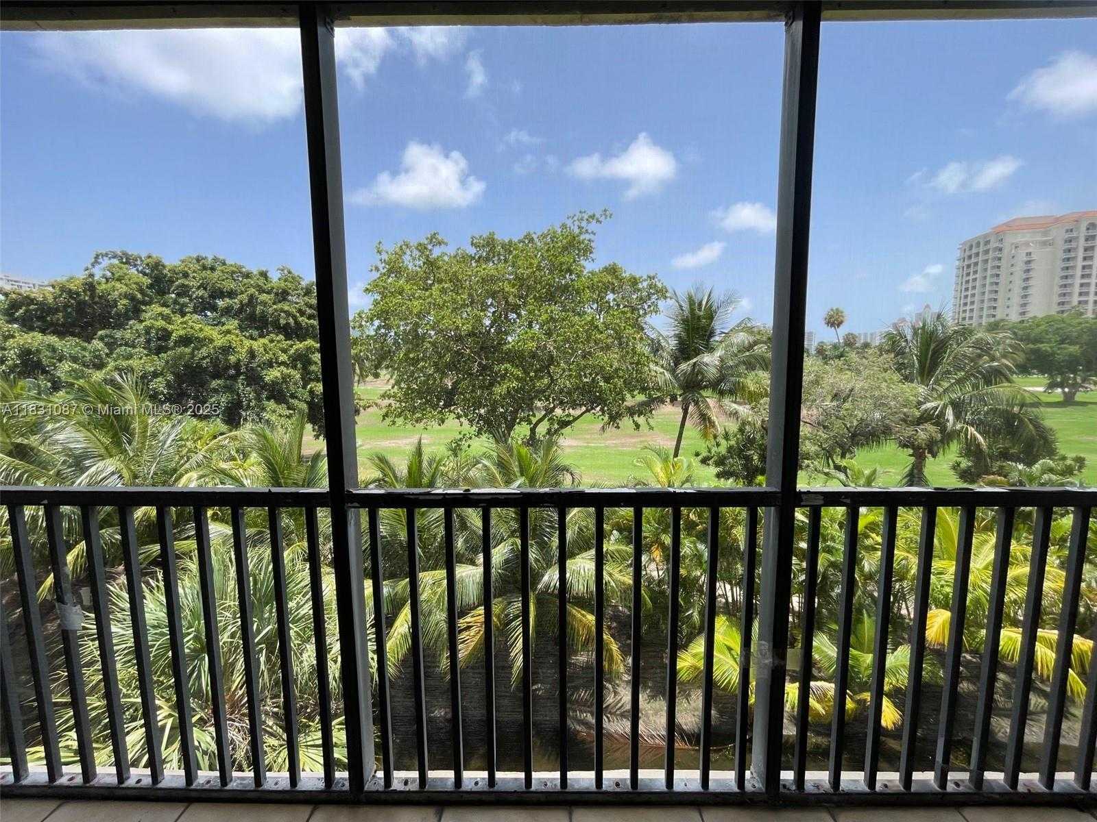 Small Image of 20335 WEST COUNTRY CLUB DR #304, Aventura Number 19