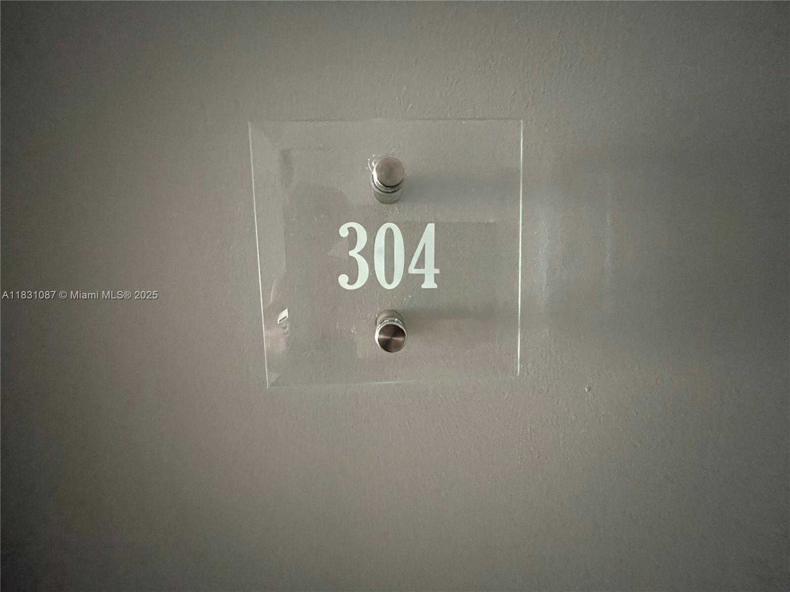 Small Image of 20335 WEST COUNTRY CLUB DR #304, Aventura Number 2