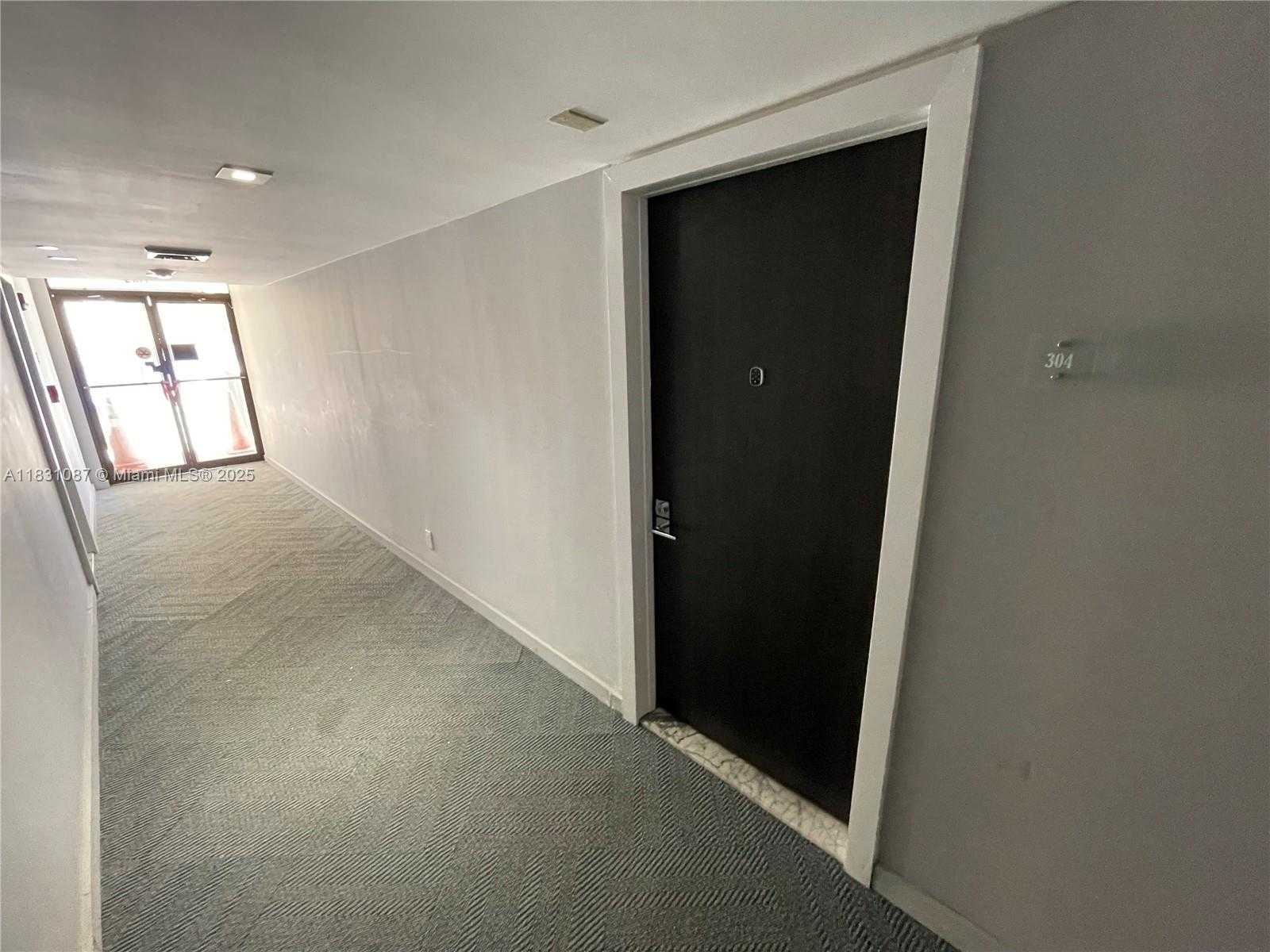 Small Image of 20335 WEST COUNTRY CLUB DR #304, Aventura Number 3