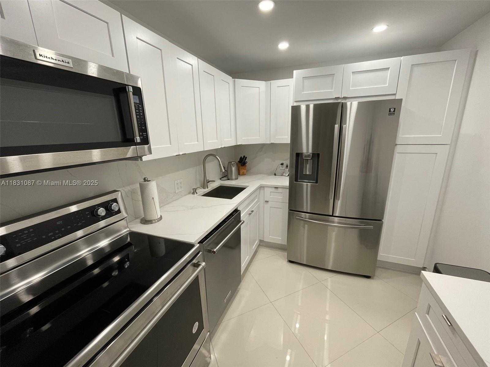 Small Image of 20335 WEST COUNTRY CLUB DR #304, Aventura Number 5