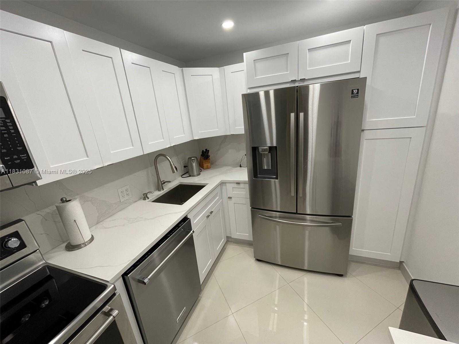Small Image of 20335 WEST COUNTRY CLUB DR #304, Aventura Number 7