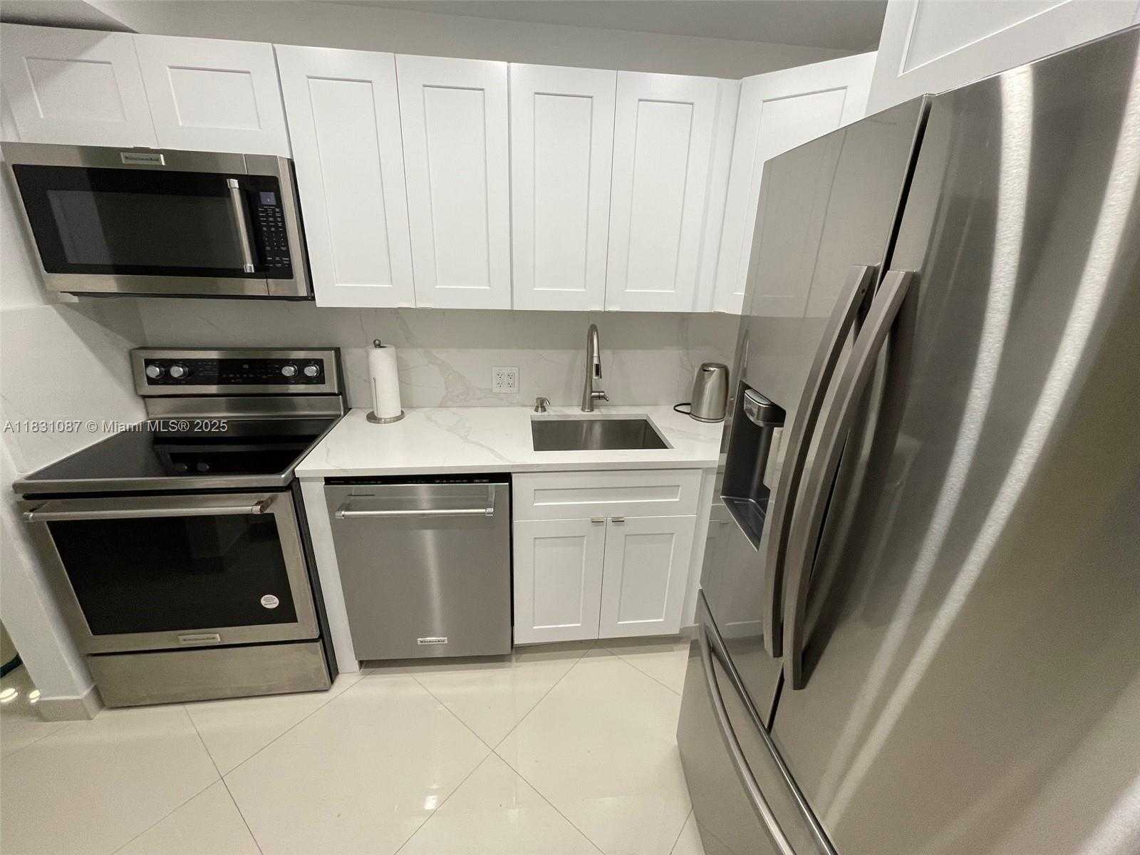 Small Image of 20335 WEST COUNTRY CLUB DR #304, Aventura Number 8
