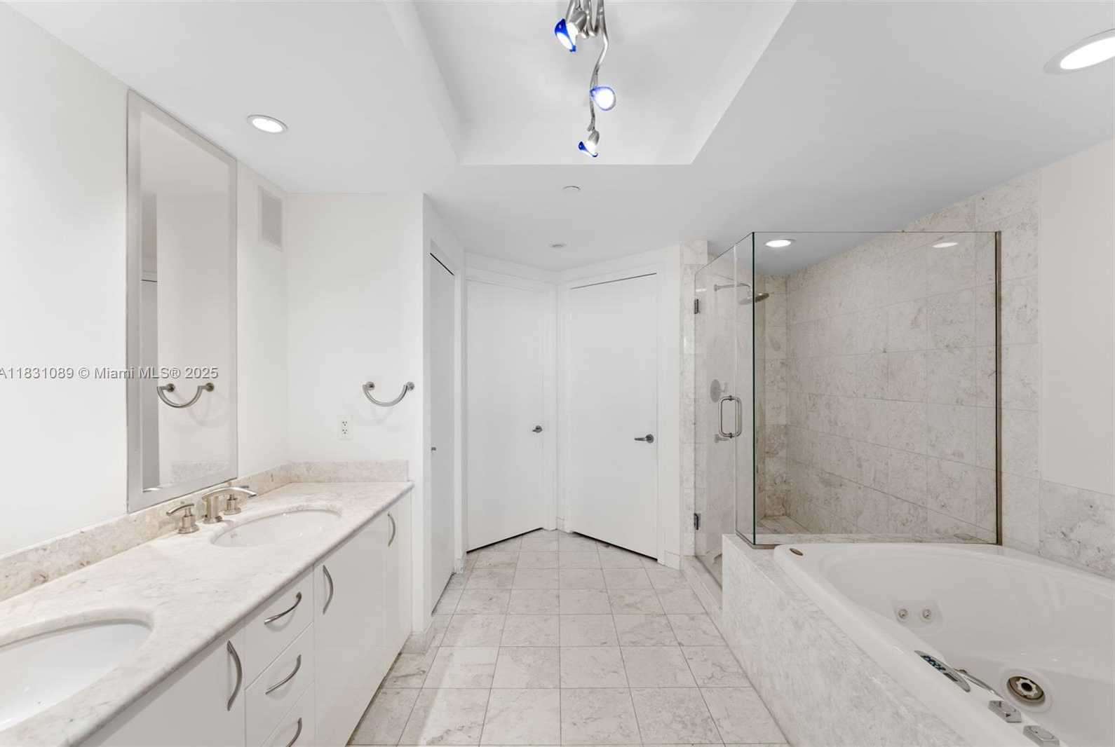 Small Image of 1331 BRICKELL BAY DR #2807, Miami Number 19