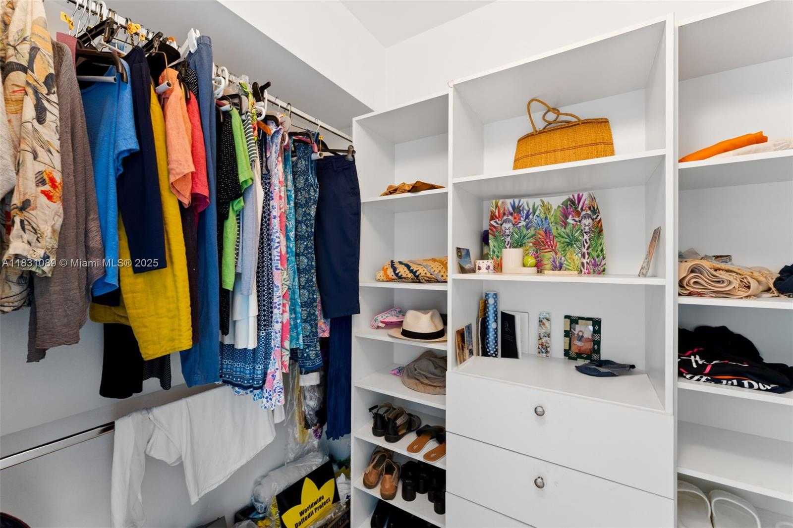 Small Image of 1331 BRICKELL BAY DR #2807, Miami Number 21