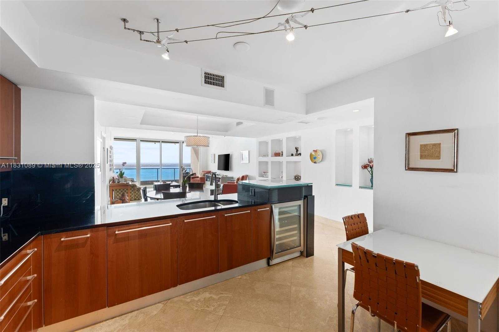 Small Image of 1331 BRICKELL BAY DR #2807, Miami Number 7