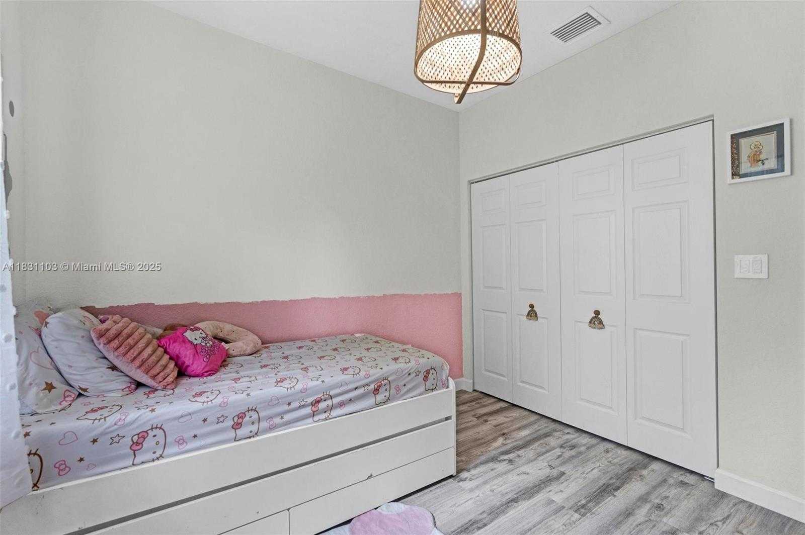 Small Image of 10021 WEST 32ND LN, Hialeah Number 14