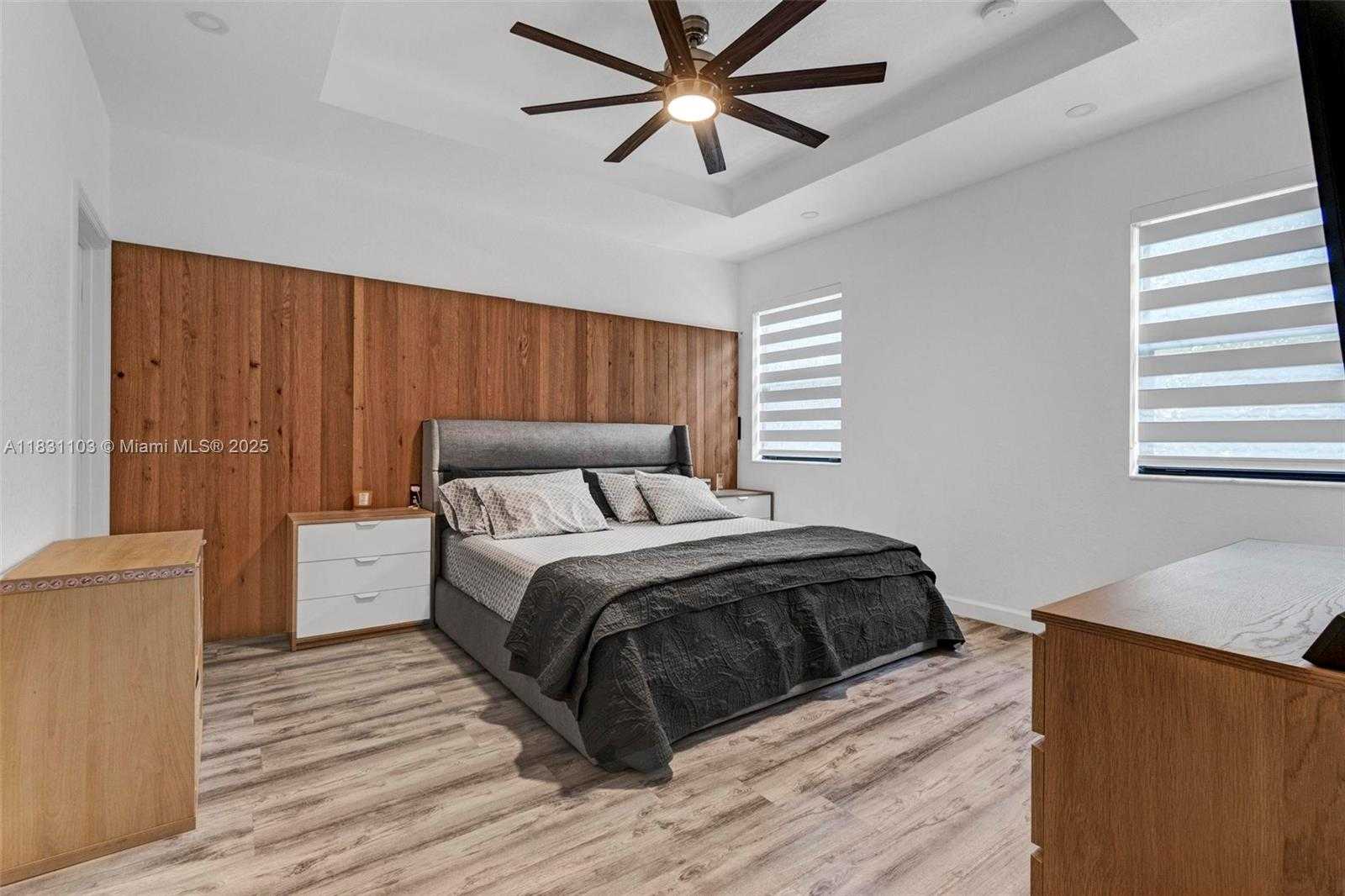 Small Image of 10021 WEST 32ND LN, Hialeah Number 2