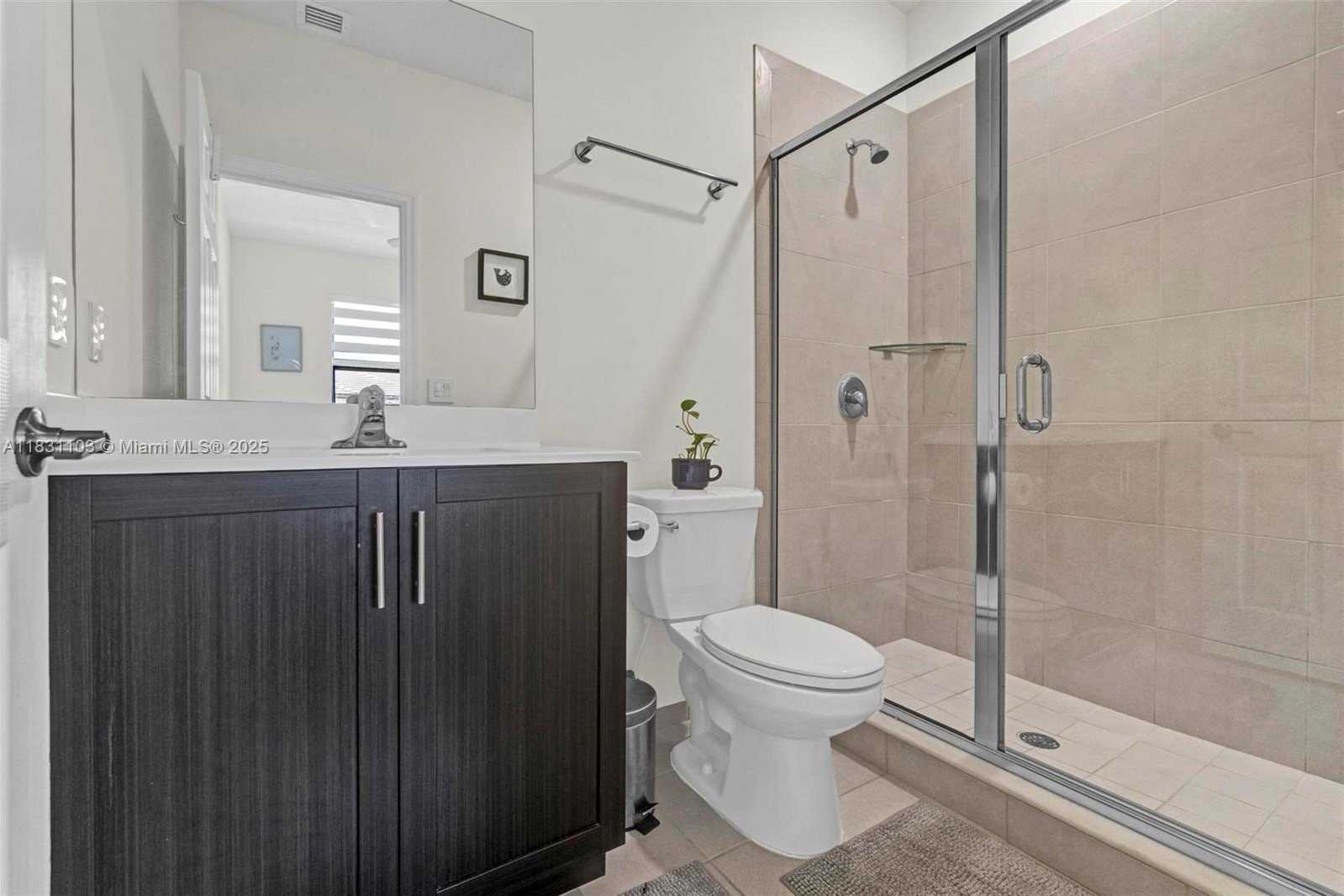 Small Image of 10021 WEST 32ND LN, Hialeah Number 21