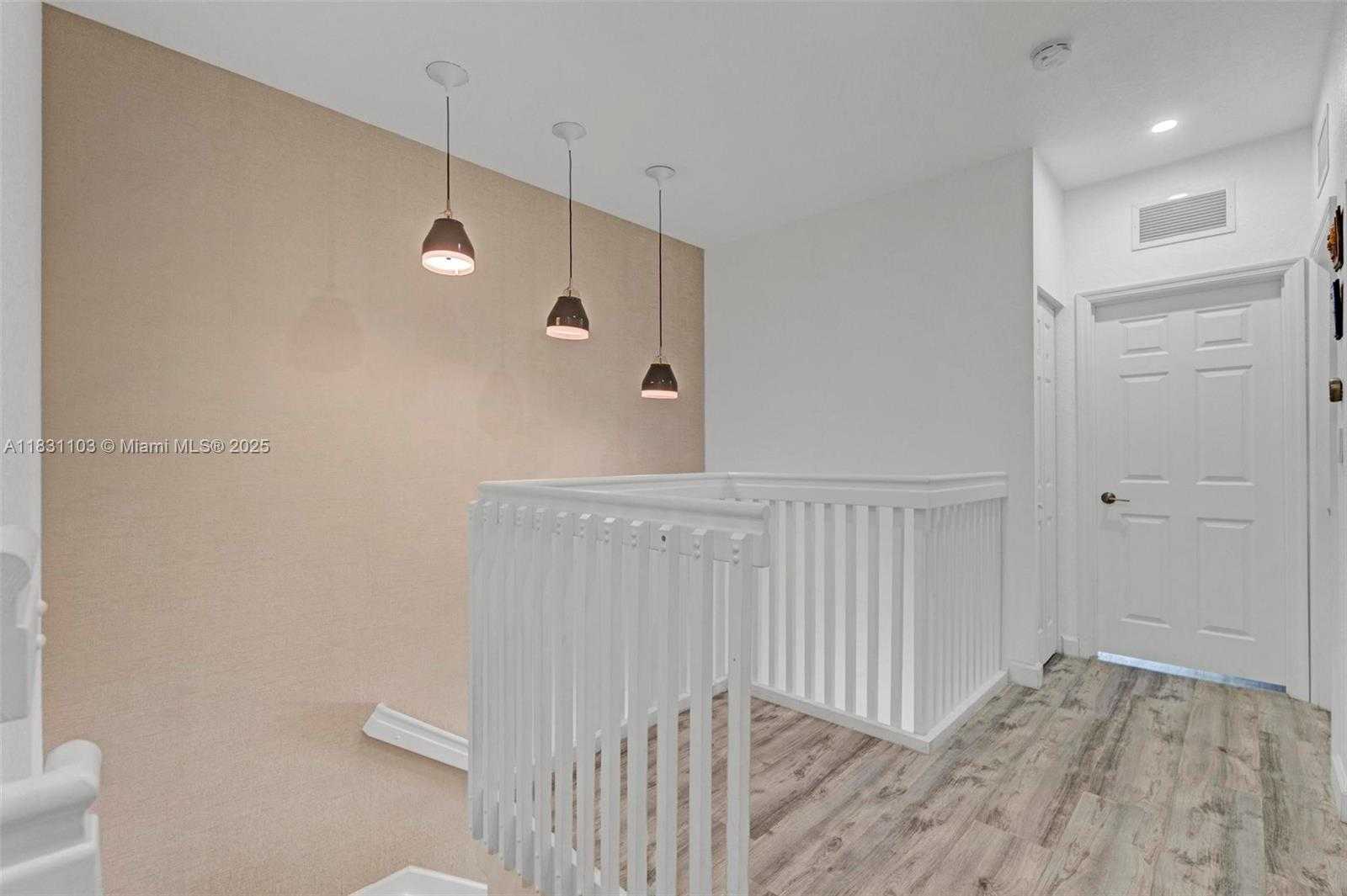 Small Image of 10021 WEST 32ND LN, Hialeah Number 22
