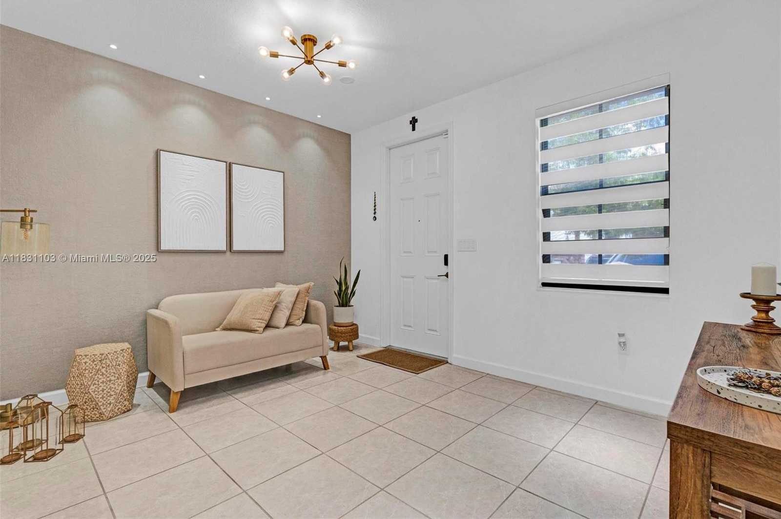 Small Image of 10021 WEST 32ND LN, Hialeah Number 23