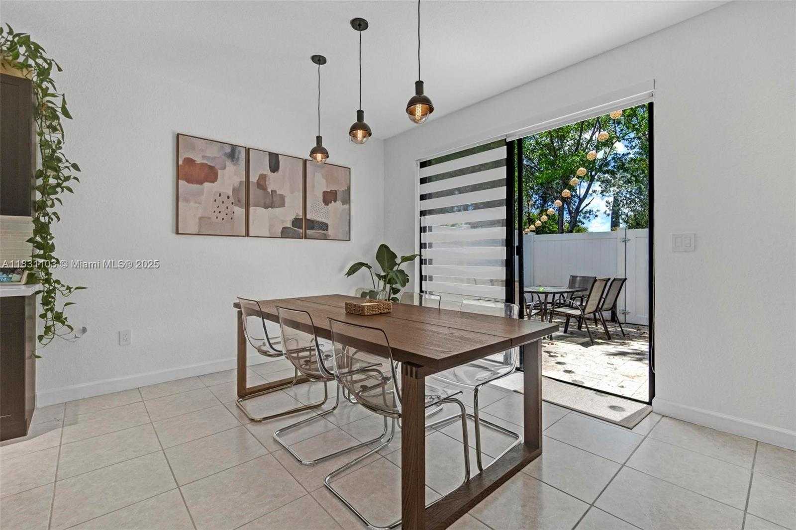 Small Image of 10021 WEST 32ND LN, Hialeah Number 26