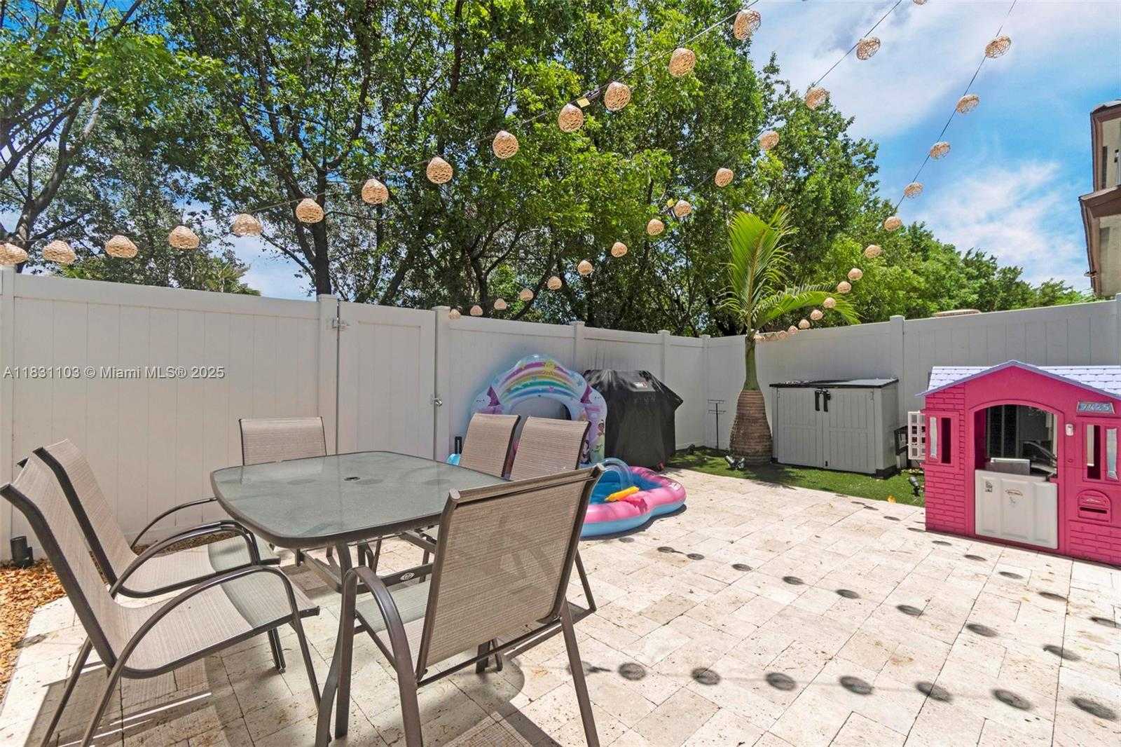Small Image of 10021 WEST 32ND LN, Hialeah Number 32