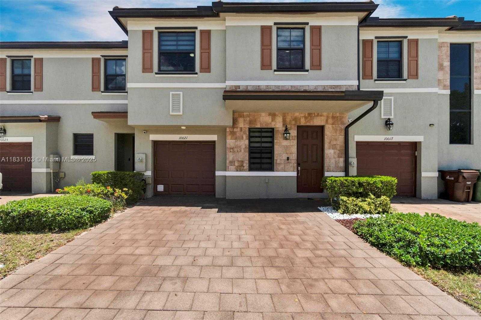 Small Image of 10021 WEST 32ND LN, Hialeah Number 37