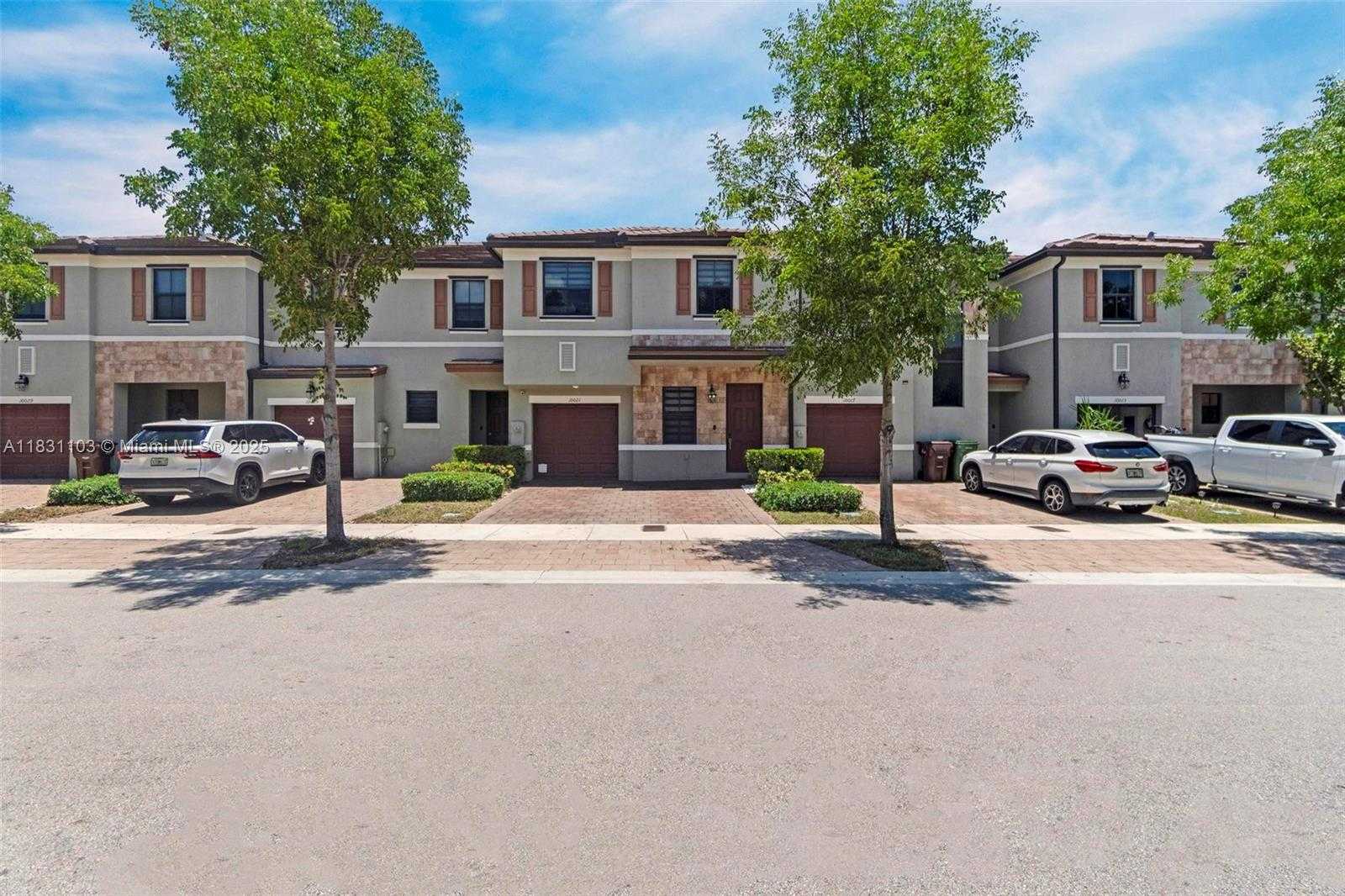 Small Image of 10021 WEST 32ND LN, Hialeah Number 38