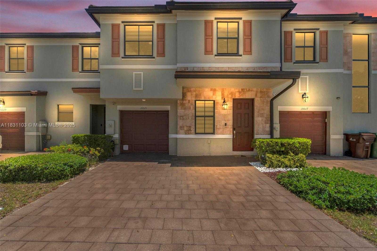 Small Image of 10021 WEST 32ND LN, Hialeah Number 4