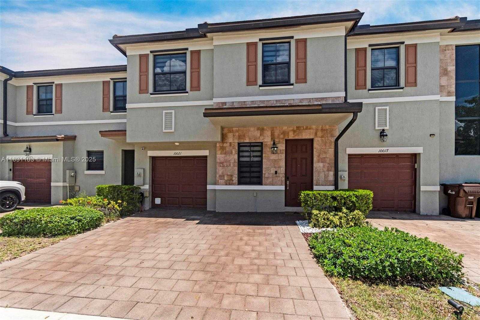Small Image of 10021 WEST 32ND LN, Hialeah Number 43