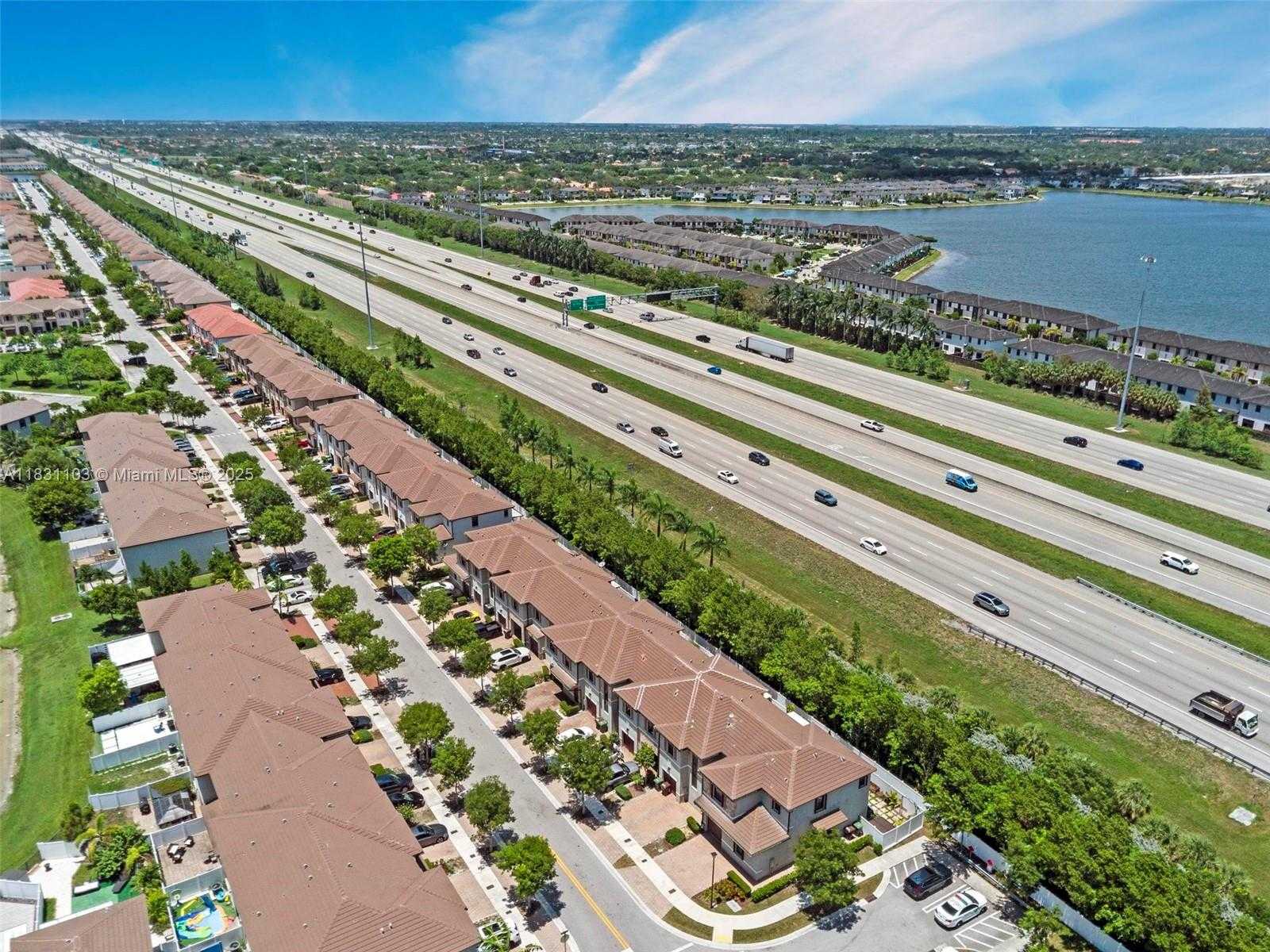 Small Image of 10021 WEST 32ND LN, Hialeah Number 44