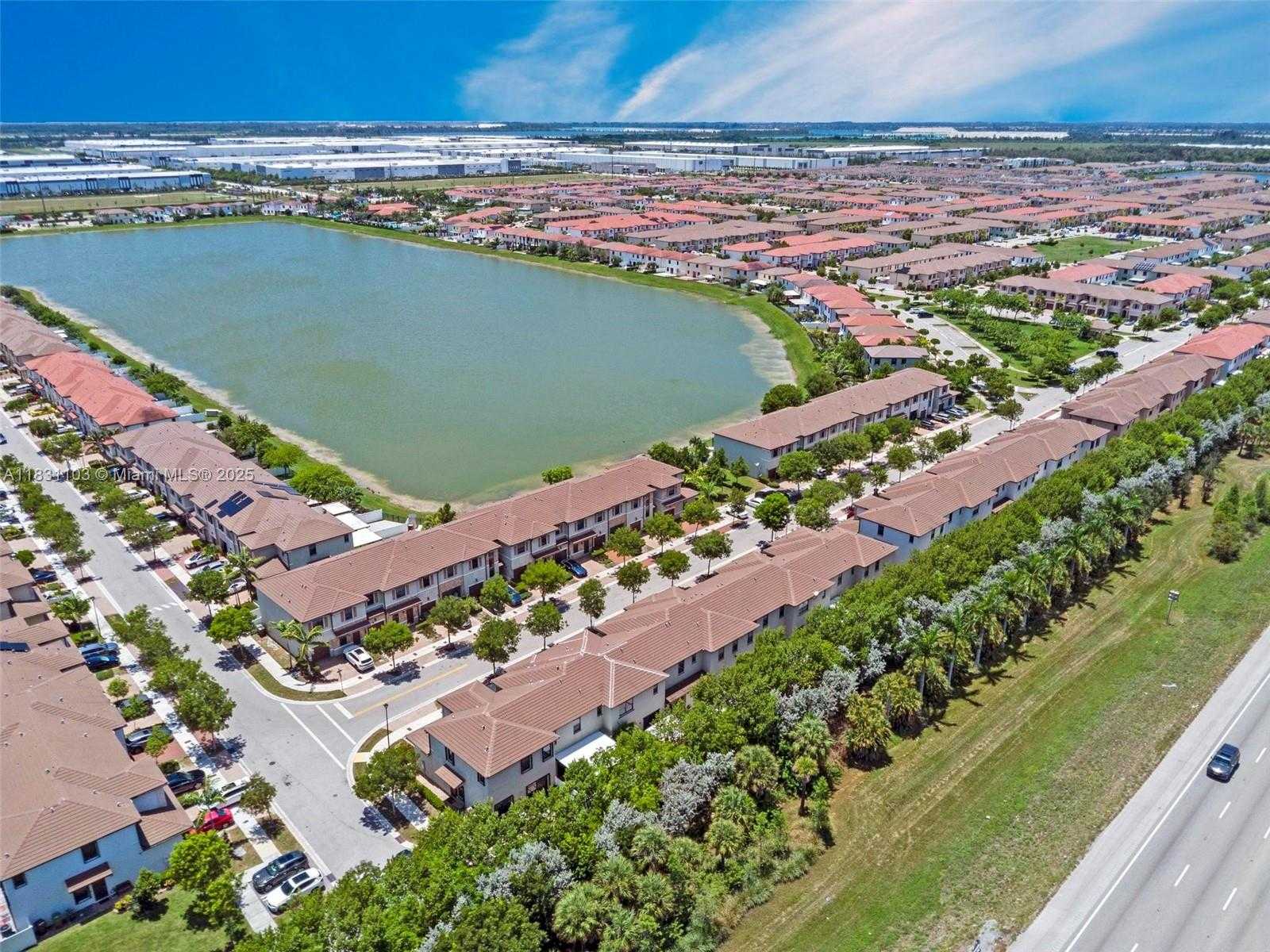 Small Image of 10021 WEST 32ND LN, Hialeah Number 46