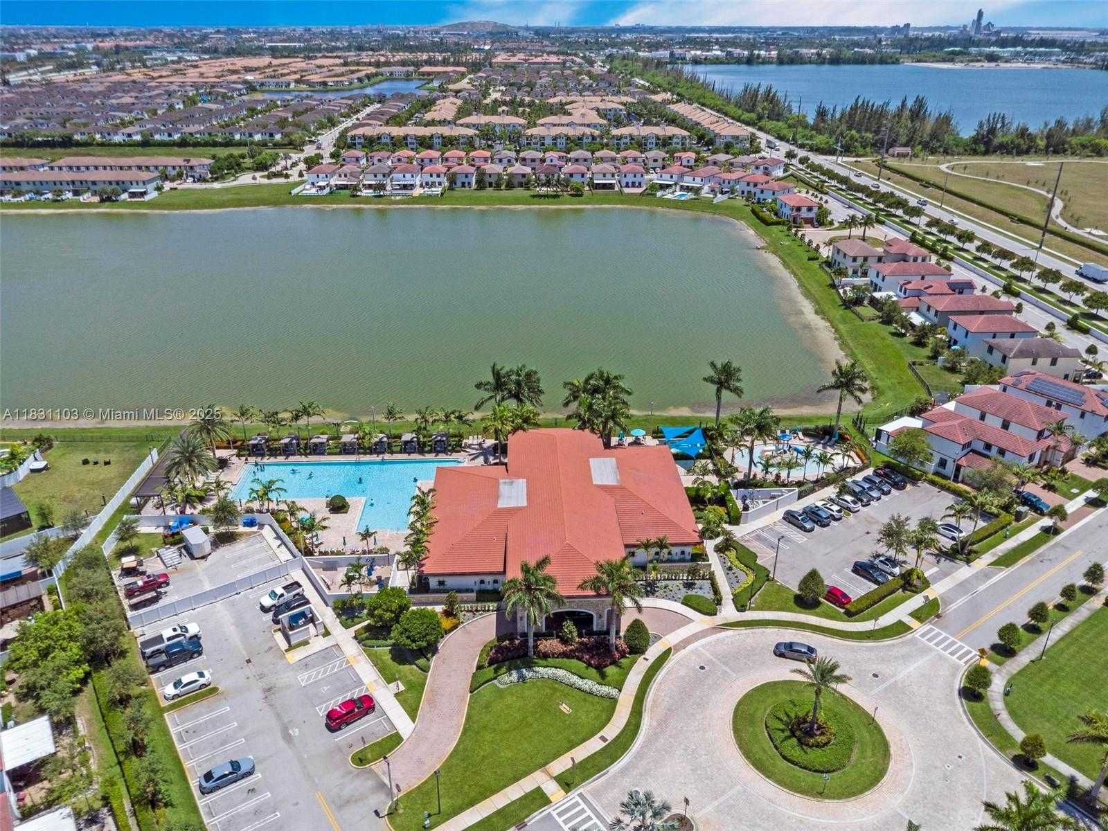 Small Image of 10021 WEST 32ND LN, Hialeah Number 50