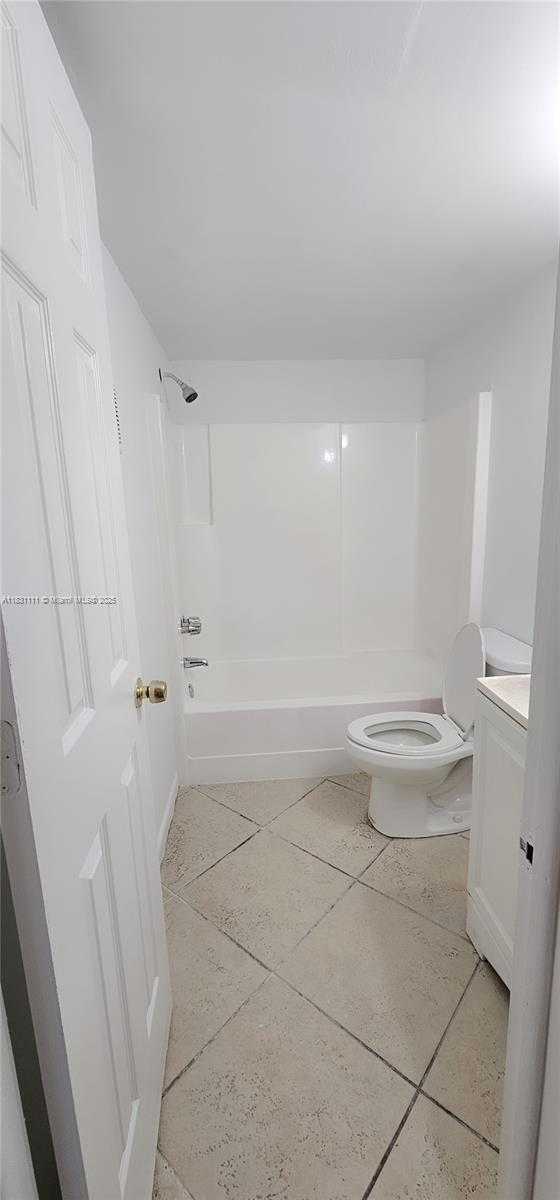 Small Image of 304 NE 30th Ct, Pompano Beach, FL 33064, USA Number 11