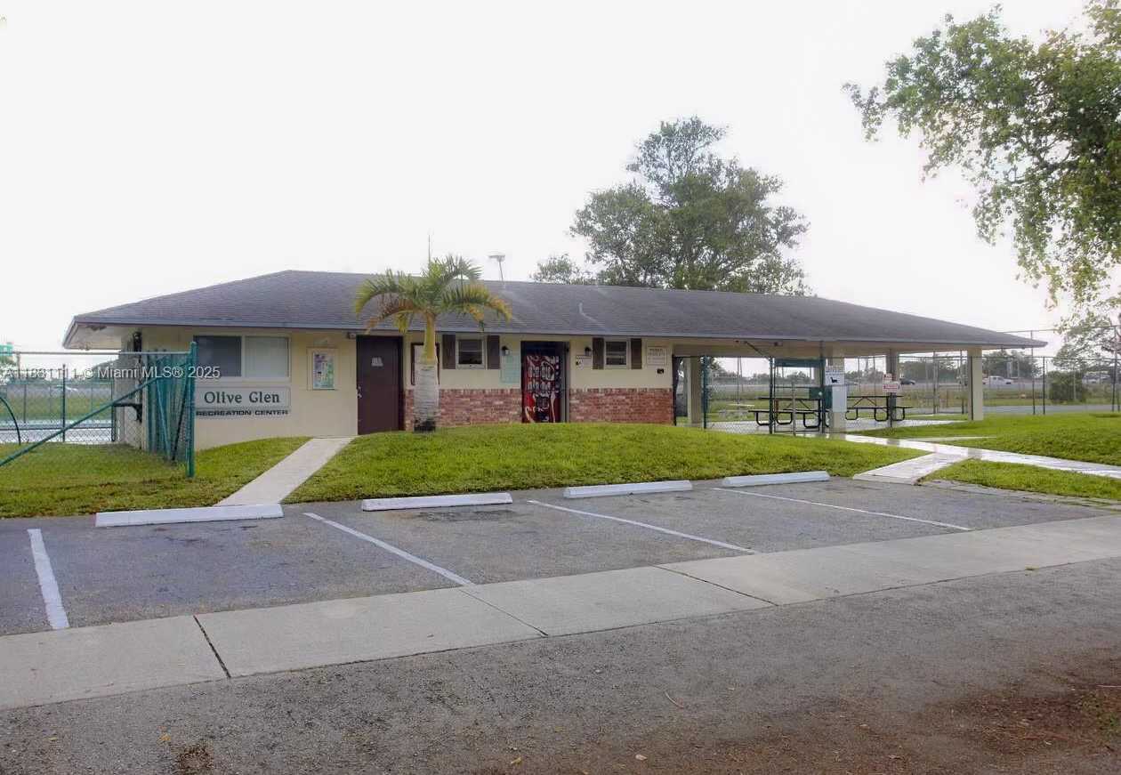 Small Image of 304 NE 30th Ct, Pompano Beach, FL 33064, USA Number 13