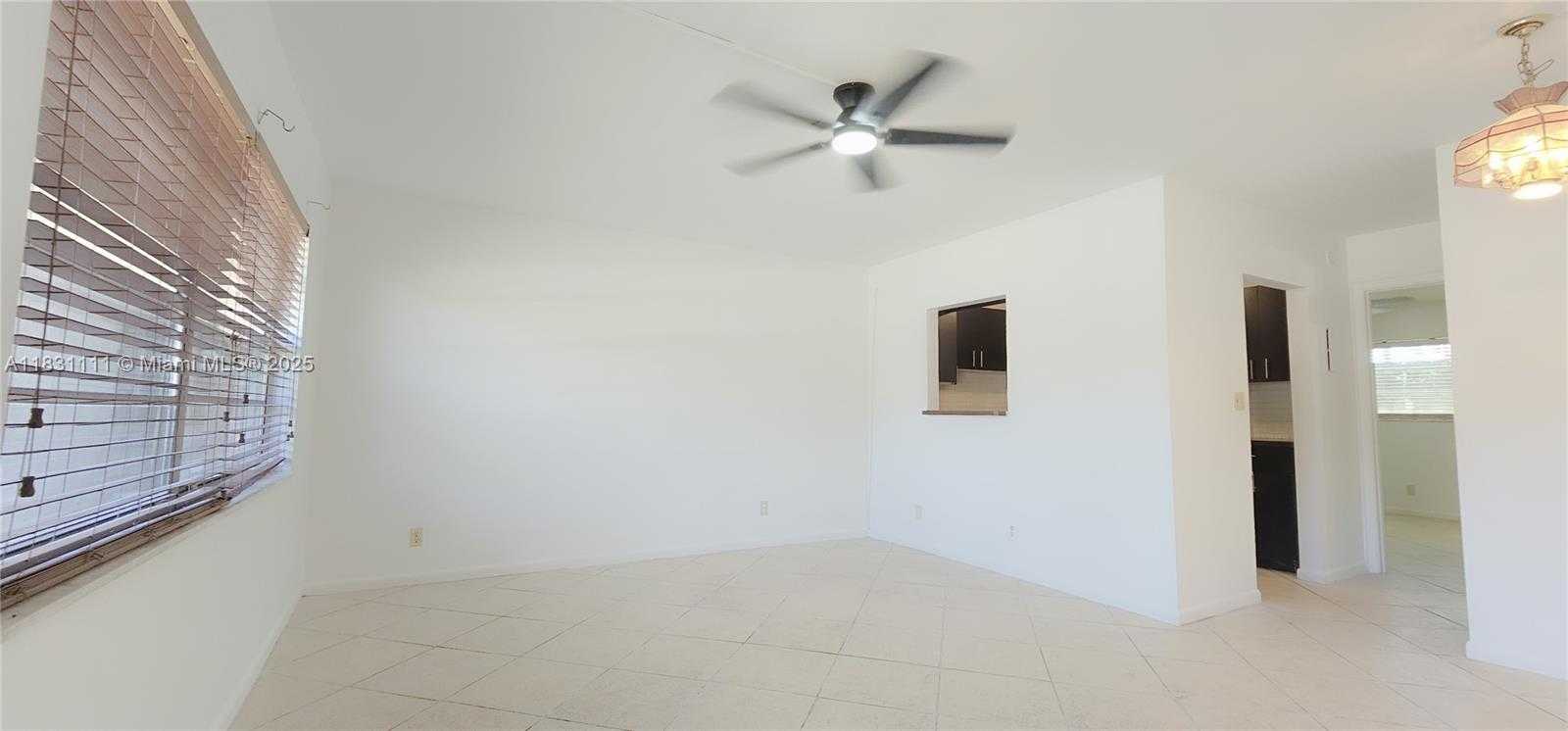 Small Image of 304 NE 30th Ct, Pompano Beach, FL 33064, USA Number 3
