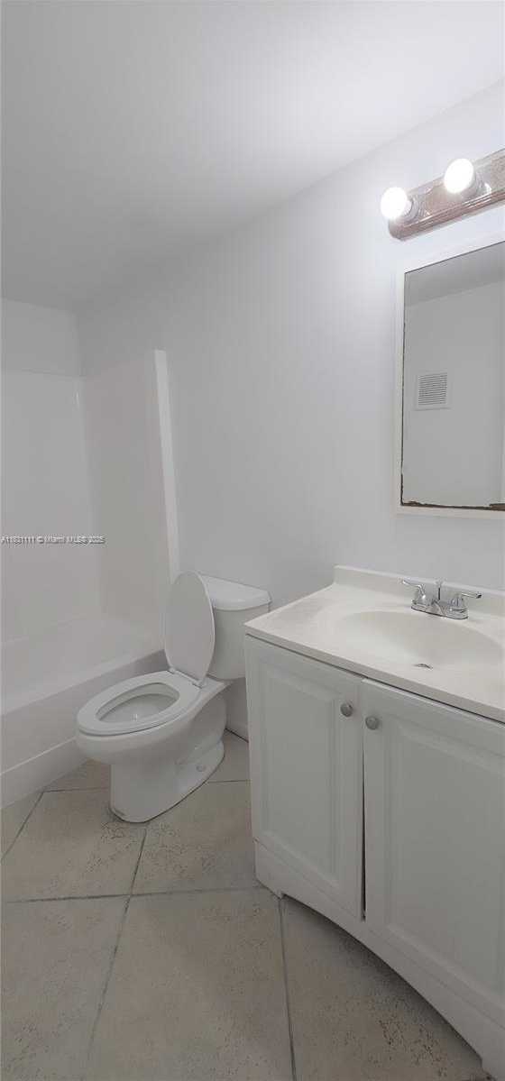 Small Image of 304 NE 30th Ct, Pompano Beach, FL 33064, USA Number 9