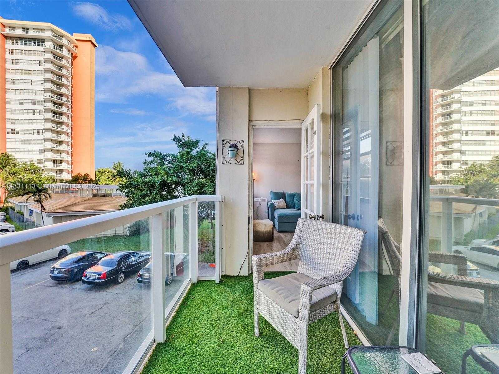 Small Image of 1351 NORTH EAST MIAMI GARDENS DR #203E, Miami Number 22