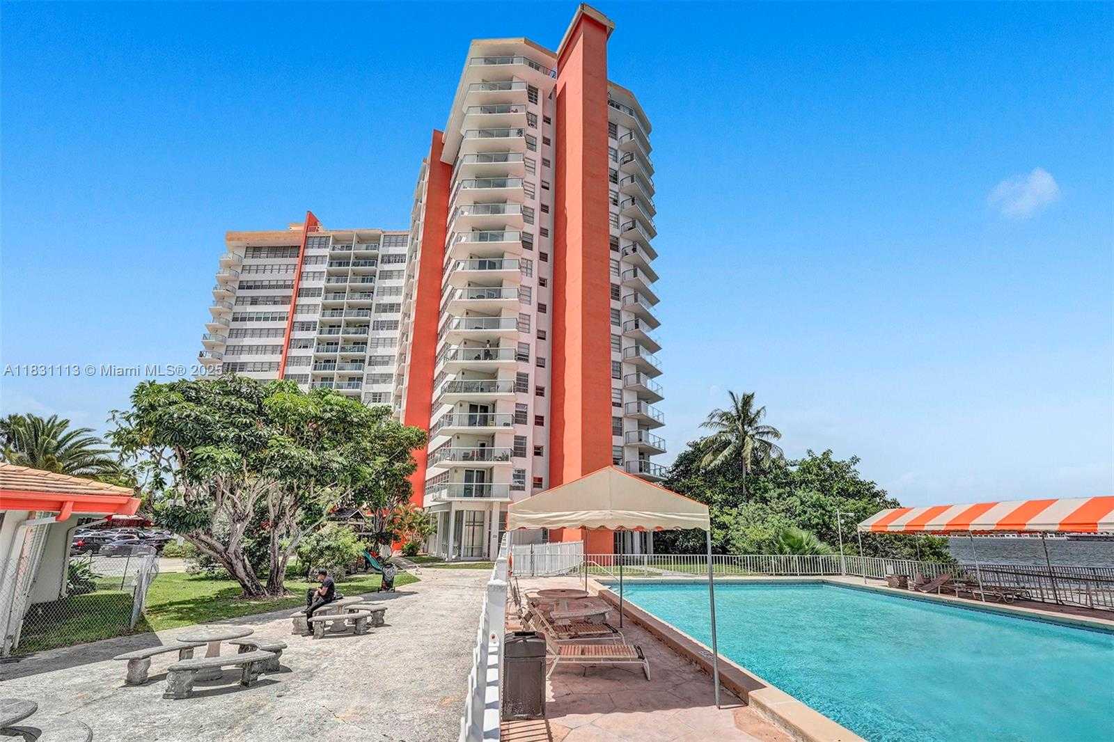Small Image of 1351 NORTH EAST MIAMI GARDENS DR #203E, Miami Number 24