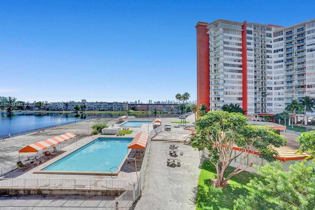 Small Image of 1351 NORTH EAST MIAMI GARDENS DR #203E, Miami Number 25