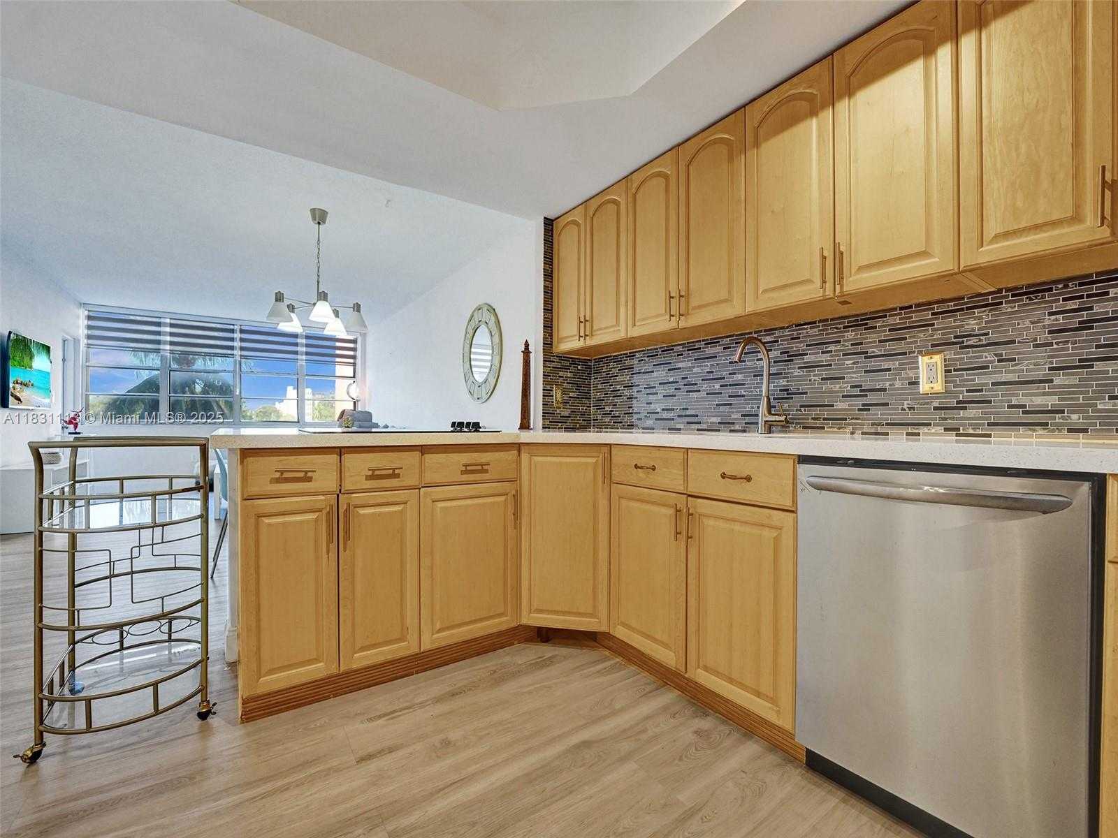 Small Image of 1351 NORTH EAST MIAMI GARDENS DR #203E, Miami Number 6