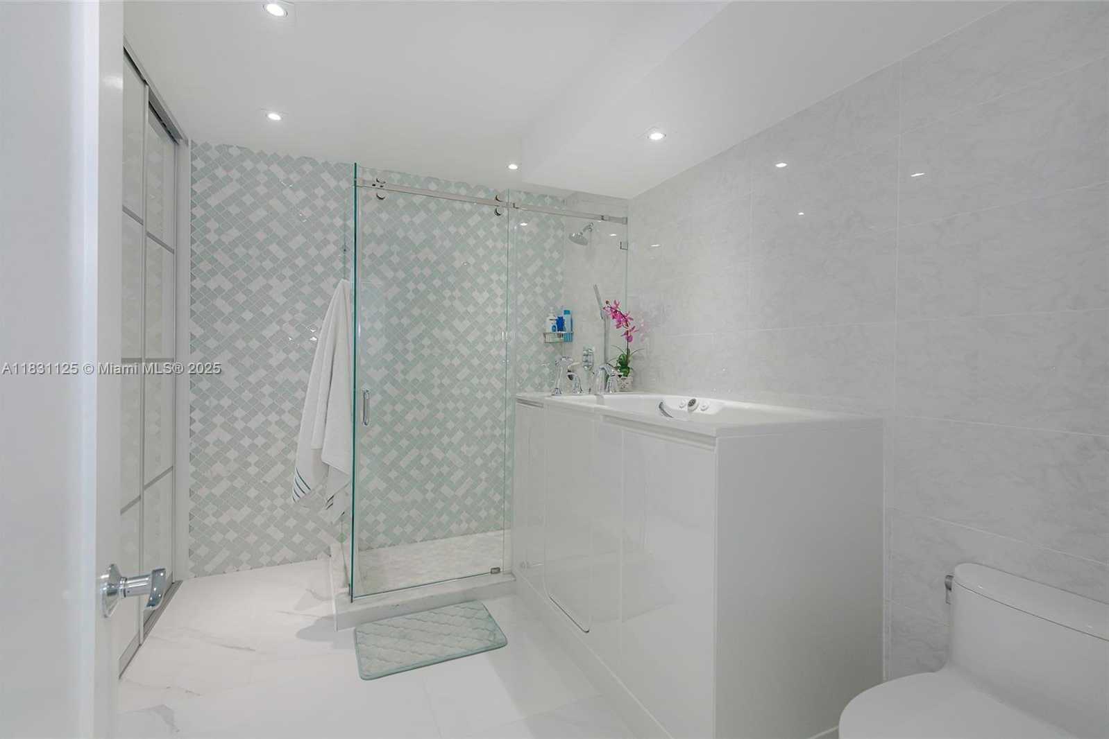 Small Image of 9511 COLLINS AVE #1502, Surfside Number 18