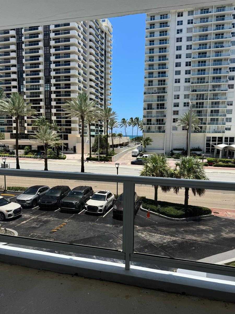 Small Image of 5700 COLLINS AVE #3C, Miami Beach Number 18