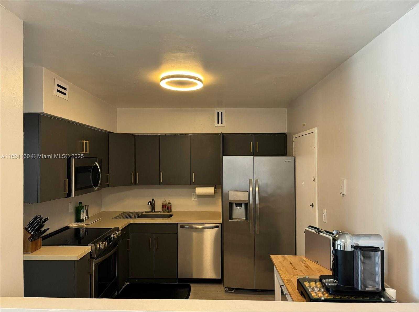 Small Image of 5700 COLLINS AVE #3C, Miami Beach Number 5