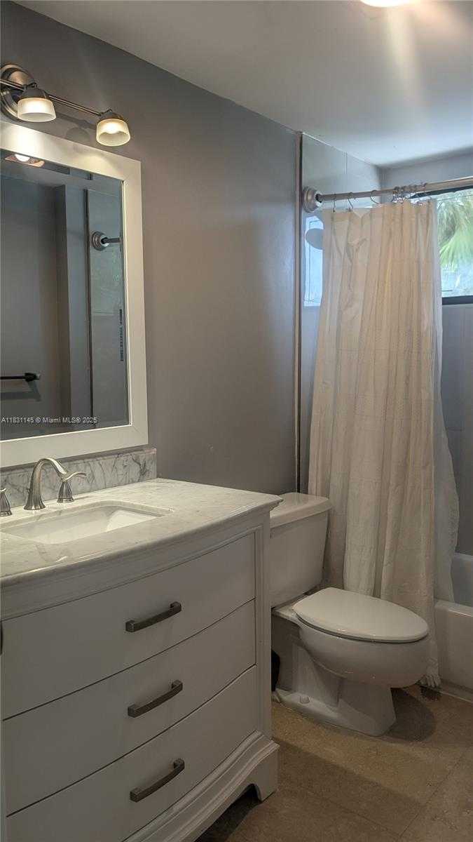 Small Image of 491 IVES DAIRY RD #306-5, Miami Number 10