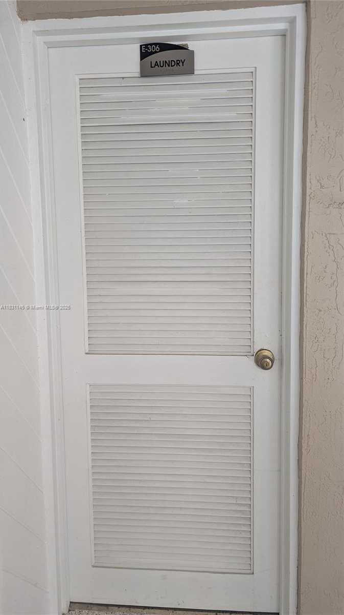 Small Image of 491 IVES DAIRY RD #306-5, Miami Number 14