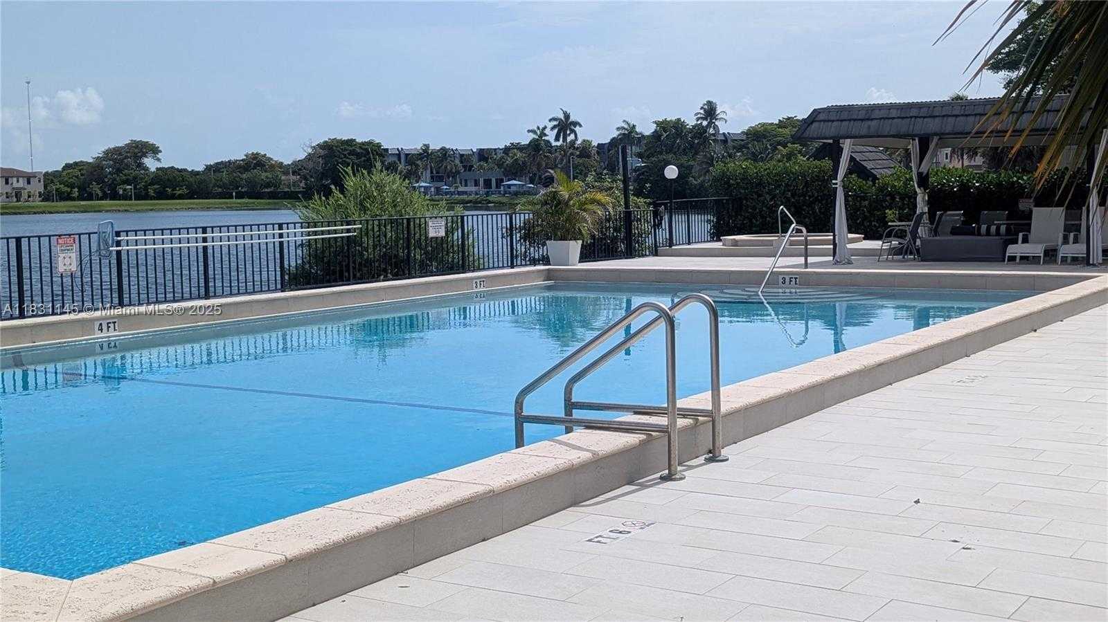 Small Image of 491 IVES DAIRY RD #306-5, Miami Number 16