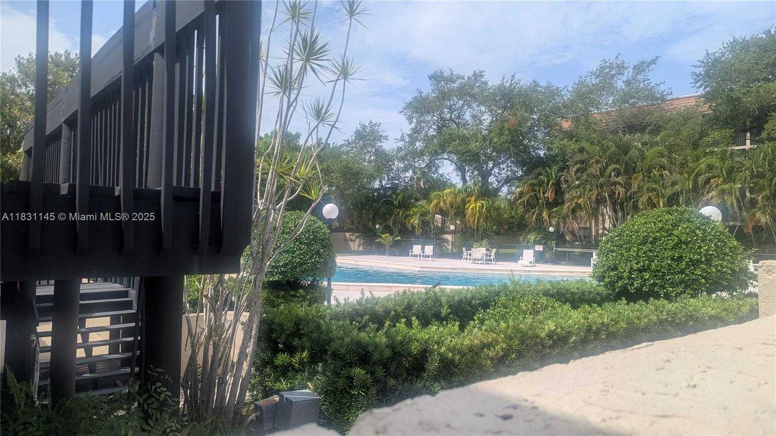 Small Image of 491 IVES DAIRY RD #306-5, Miami Number 17