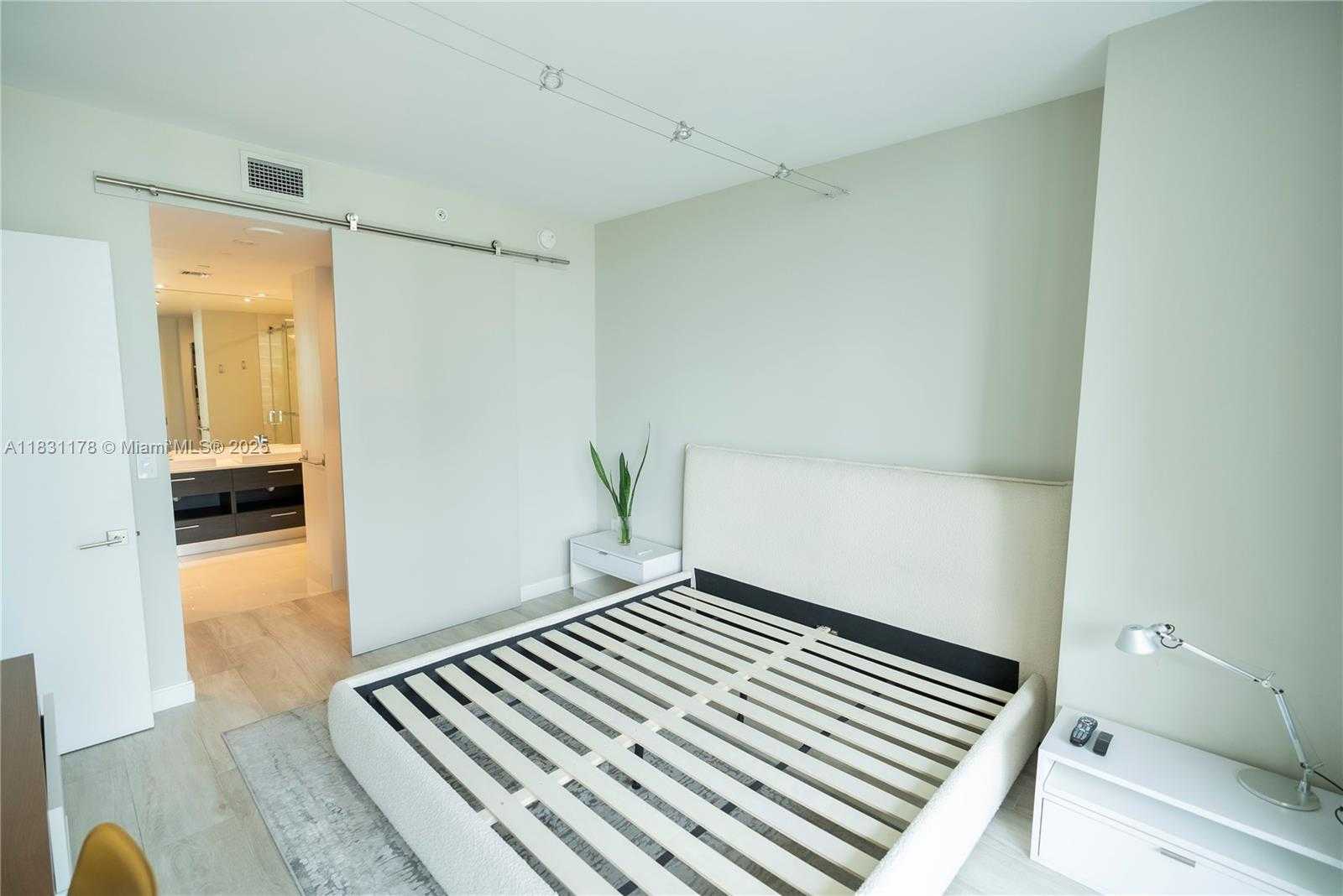 Small Image of 45 SOUTH WEST 9TH ST #1705, Miami Number 14