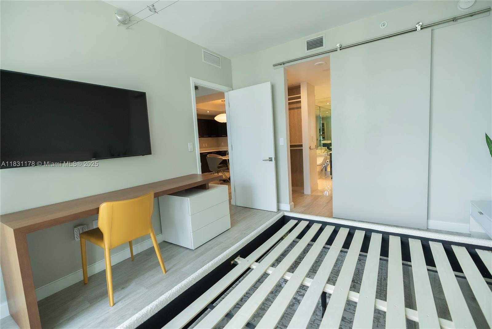 Small Image of 45 SOUTH WEST 9TH ST #1705, Miami Number 15