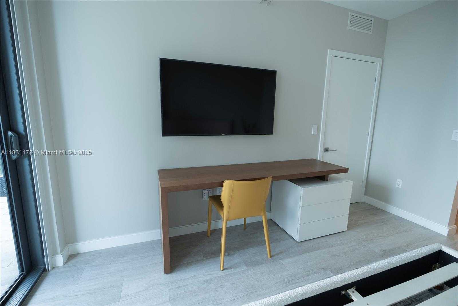 Small Image of 45 SOUTH WEST 9TH ST #1705, Miami Number 16