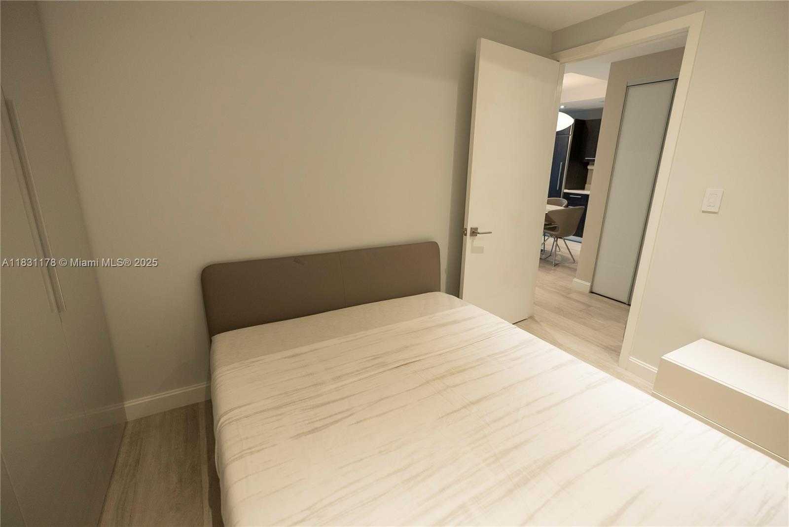 Small Image of 45 SOUTH WEST 9TH ST #1705, Miami Number 27