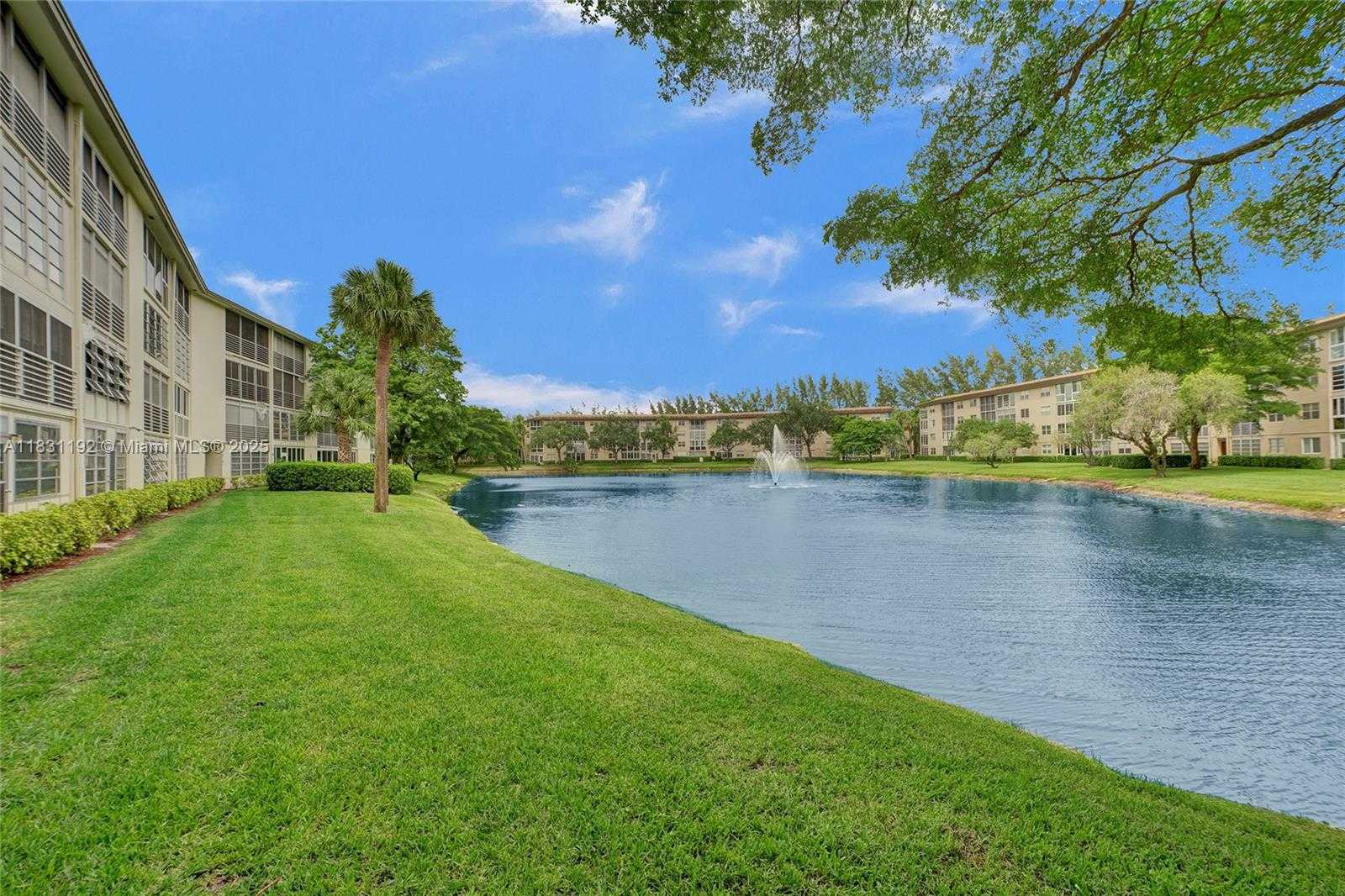 Small Image of 1805 ELEUTHERA PT #J1, Coconut Creek Number 29