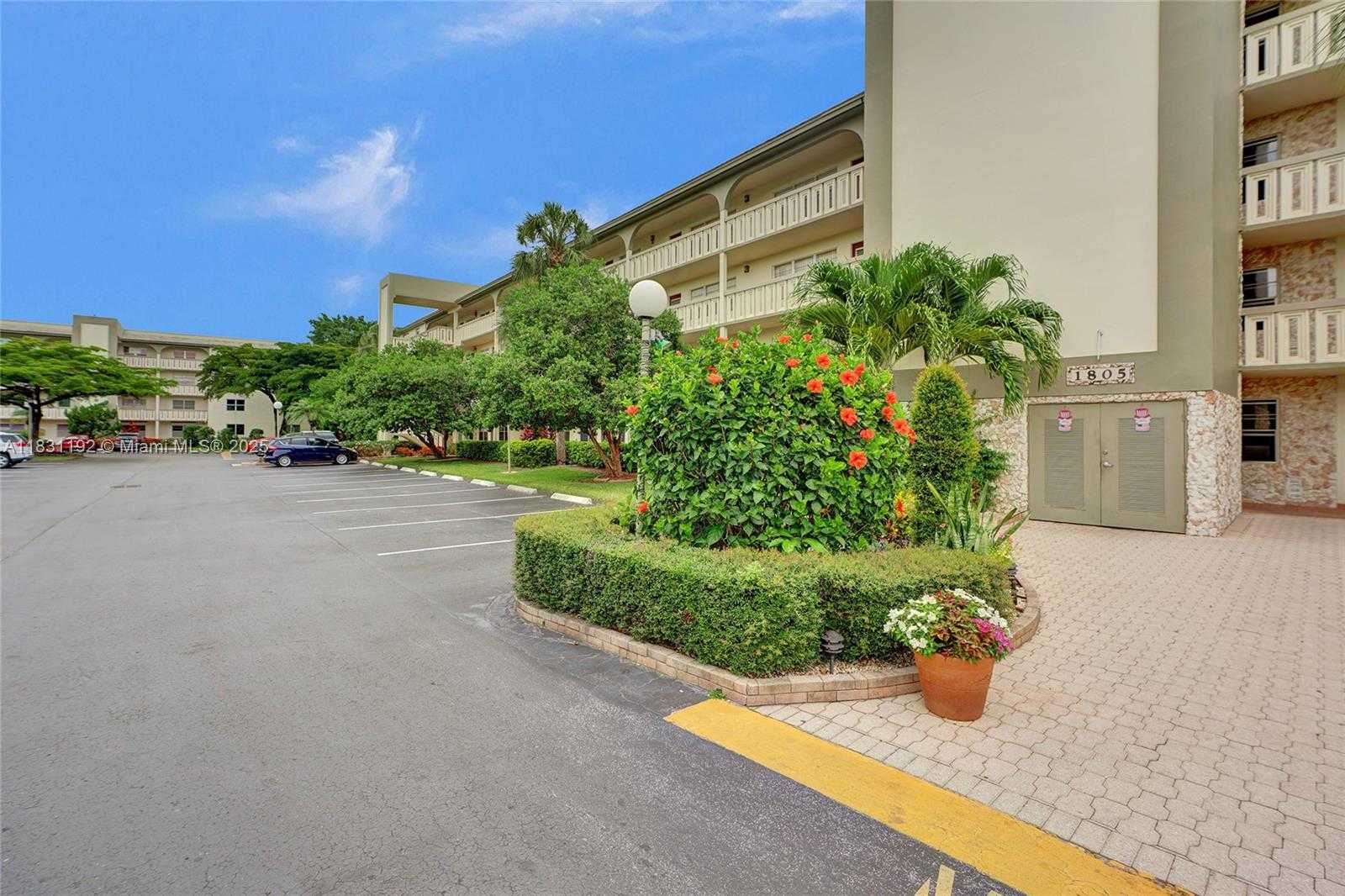 Small Image of 1805 ELEUTHERA PT #J1, Coconut Creek Number 3