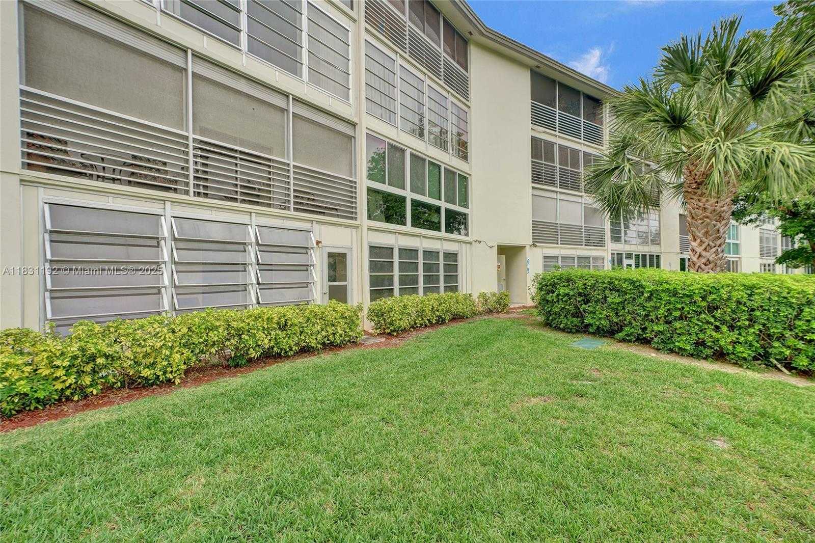 Small Image of 1805 ELEUTHERA PT #J1, Coconut Creek Number 30