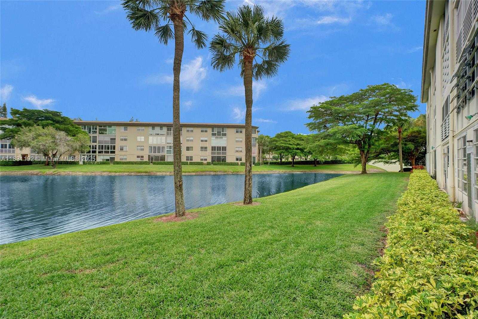 Small Image of 1805 ELEUTHERA PT #J1, Coconut Creek Number 32